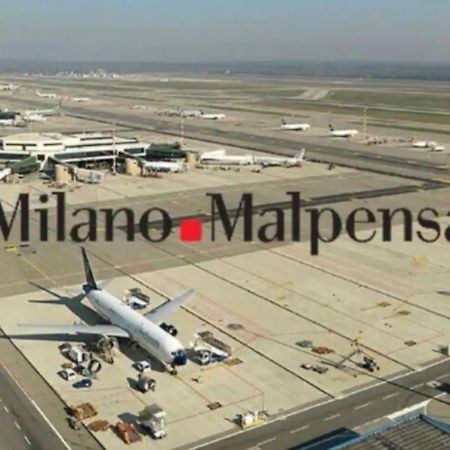 Апартаменты 10' Da Malpensa & 1' Dalla Stazione TreniShuttle Сомма-Ломбардо Экстерьер фото